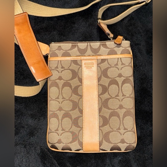 Coach Canvas Courier Crossbody leather crossbody Bag* - Picture 4 of 15